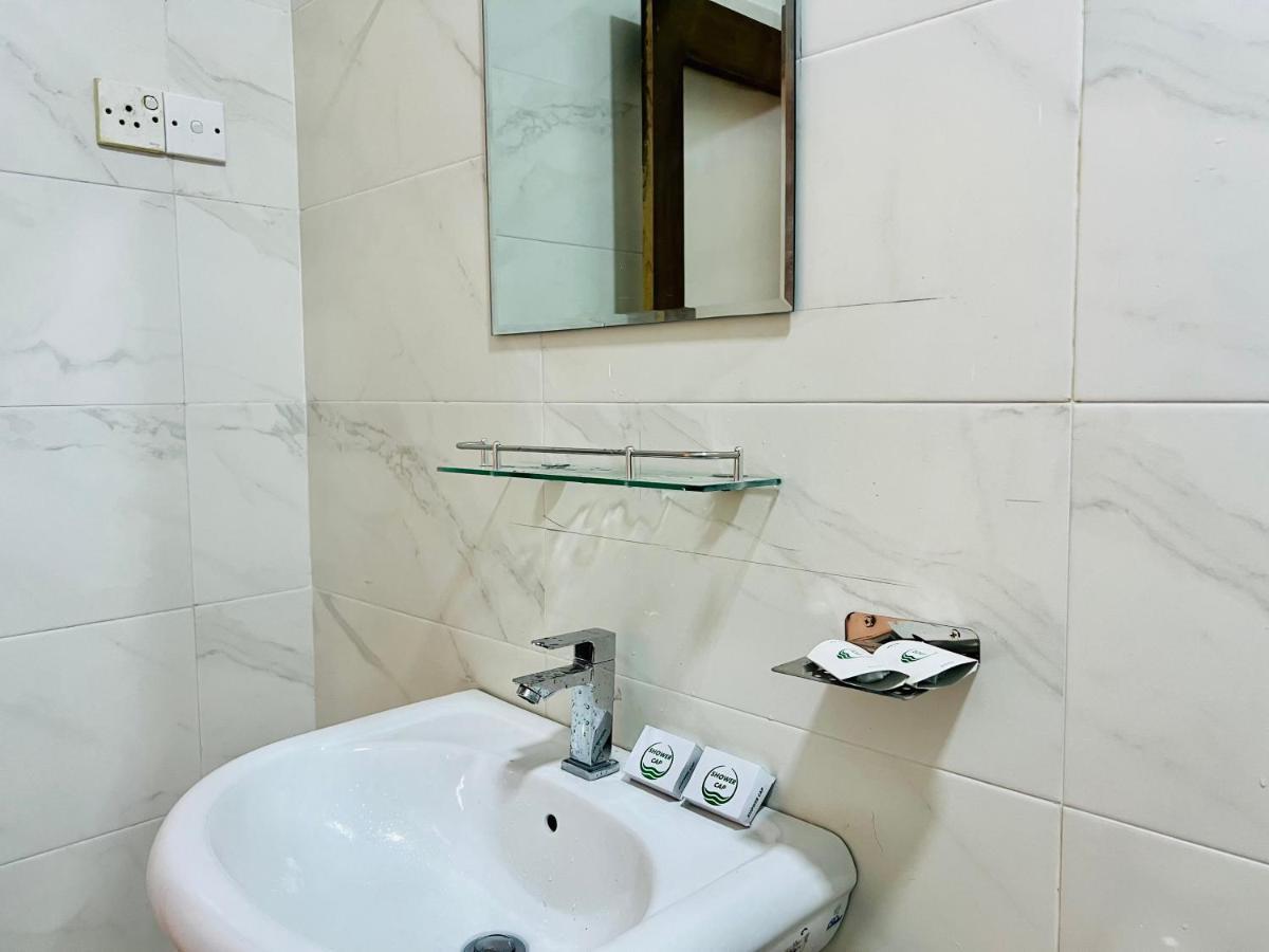 Heaven Breeze Hotel Kandy Bagian luar foto