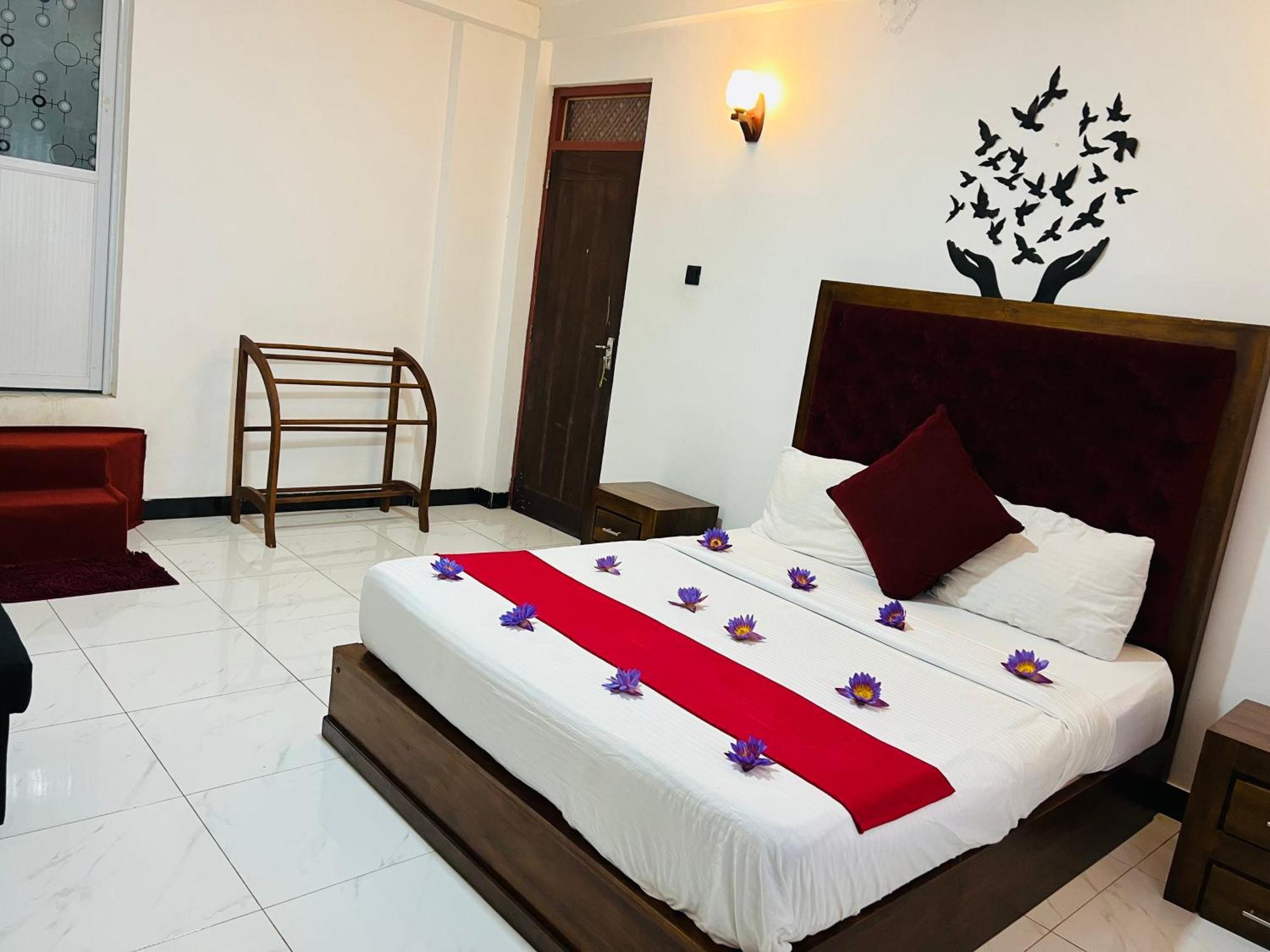 Heaven Breeze Hotel Kandy Bagian luar foto