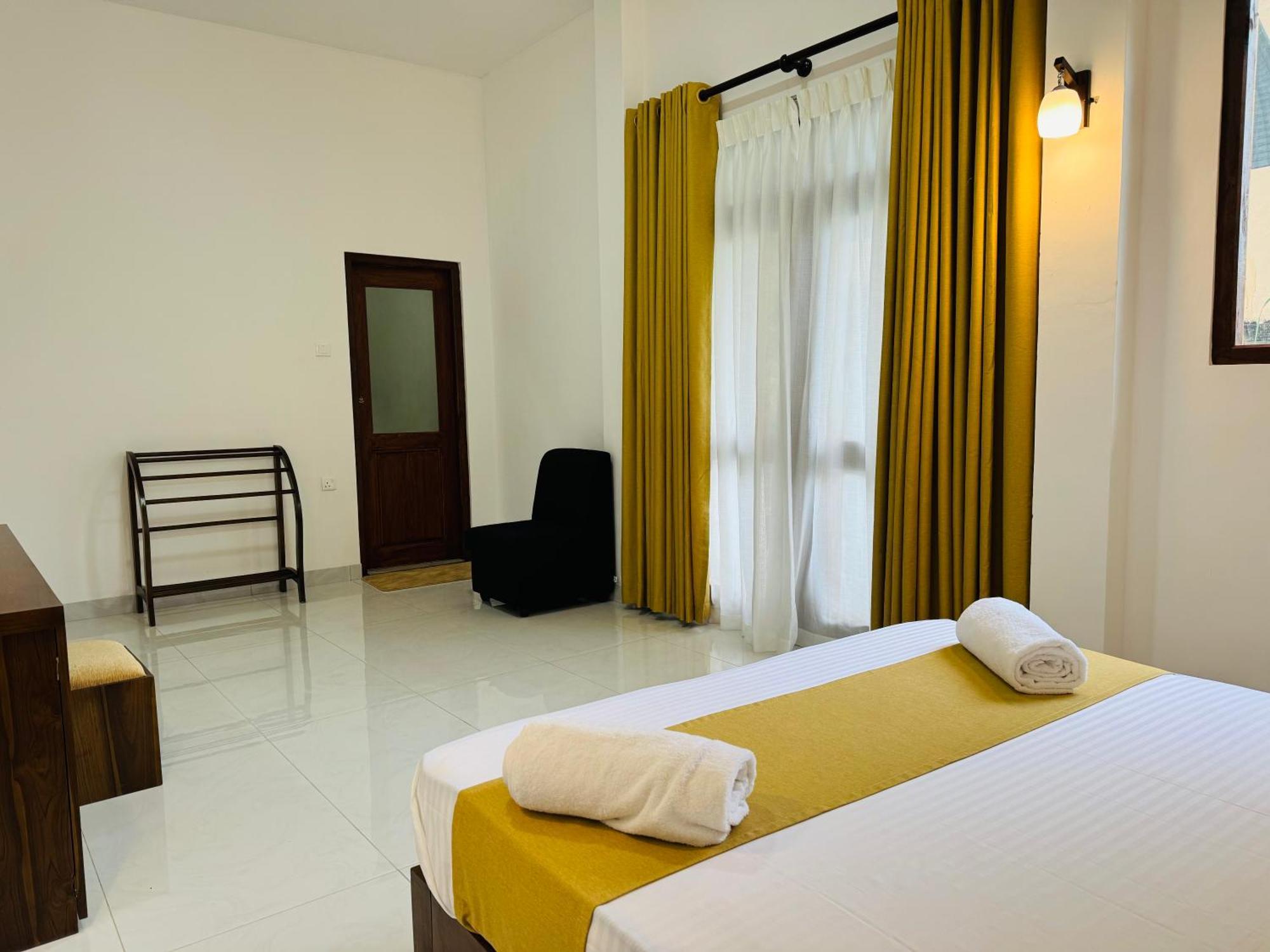 Heaven Breeze Hotel Kandy Bagian luar foto