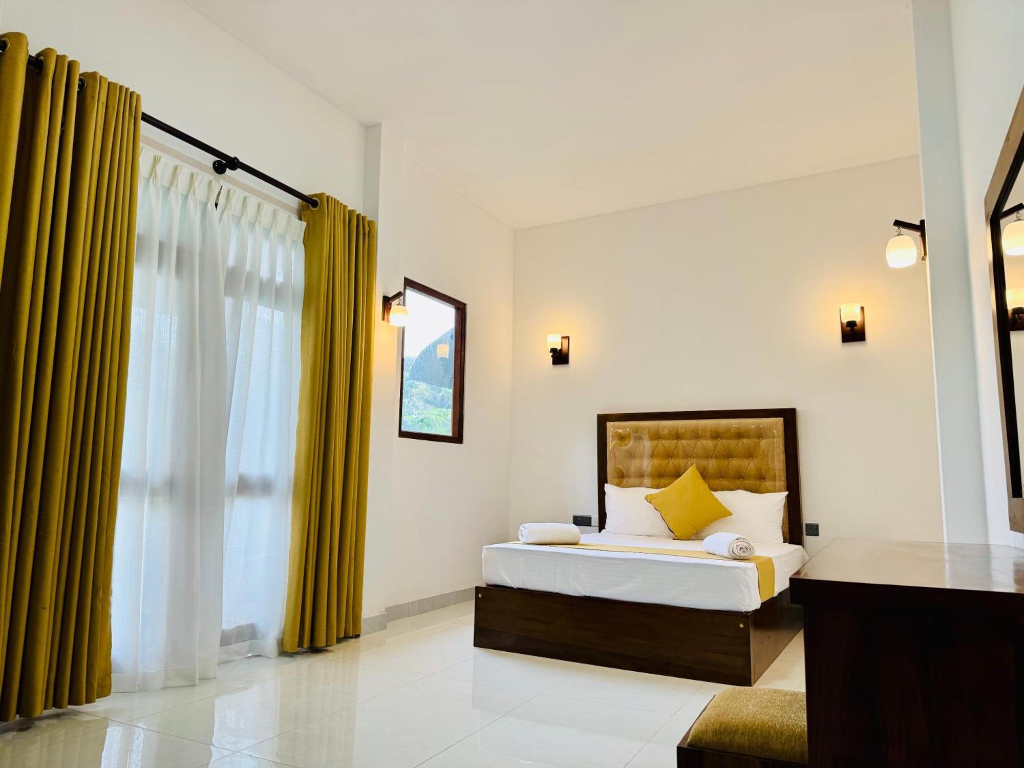 Heaven Breeze Hotel Kandy Bagian luar foto