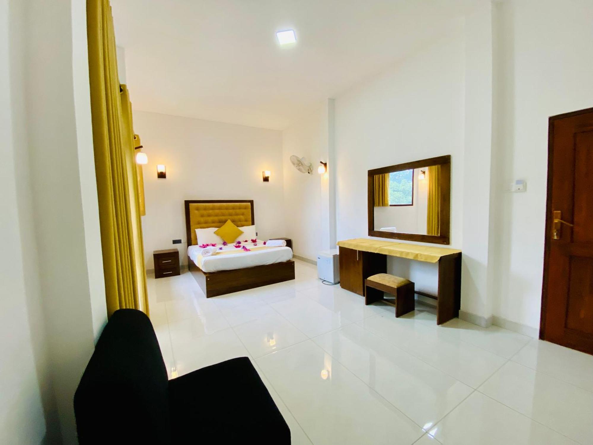 Heaven Breeze Hotel Kandy Bagian luar foto